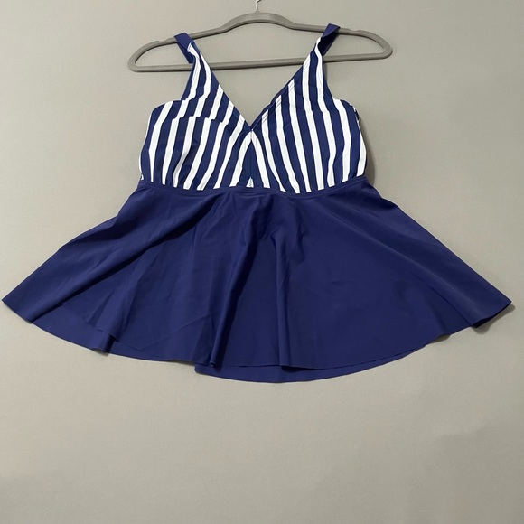 BloomChic Other - BLOOMCHIC NWT Striped Tankini Swim Top 14/16